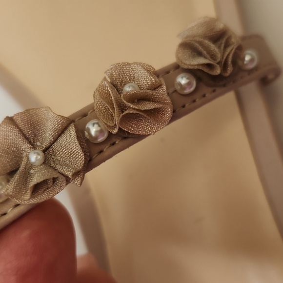 Nine West Women's Floral Rosebuds and Pearls Taupe Slingback Sandal Size 9 - Picture 8 of 9